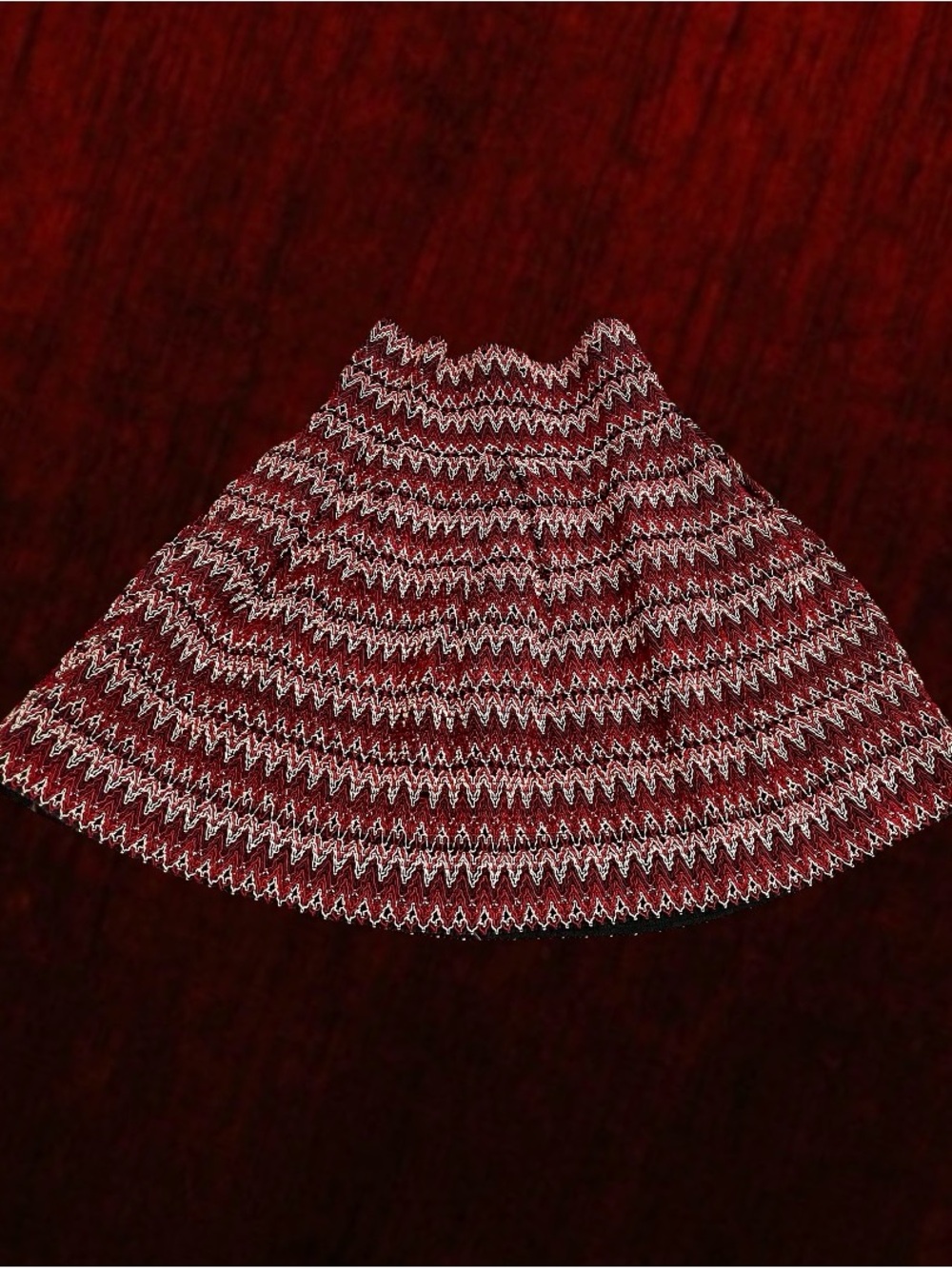 H&M Red Black and White Chevron Pattern A-Line Circle Skirt